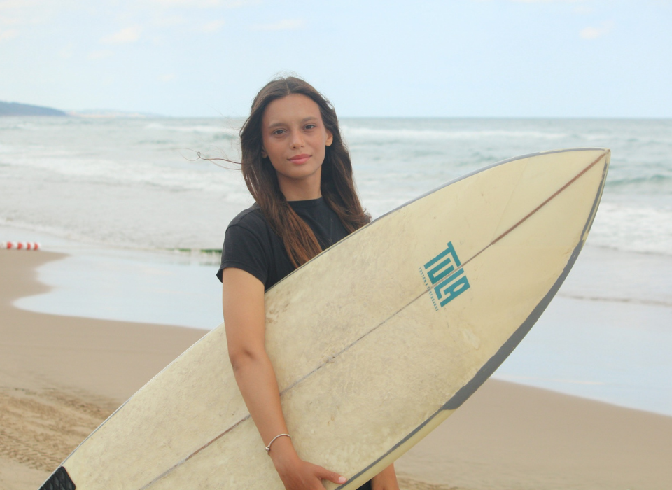 Sponsorship Support from Cengiz Enerji to National Surfer Nisa Keser