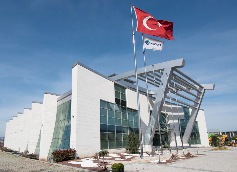 Hayat Kimya, Enka Okulları Öğrencilerini Ar-Ge Merkezi’nde Ağırladı 