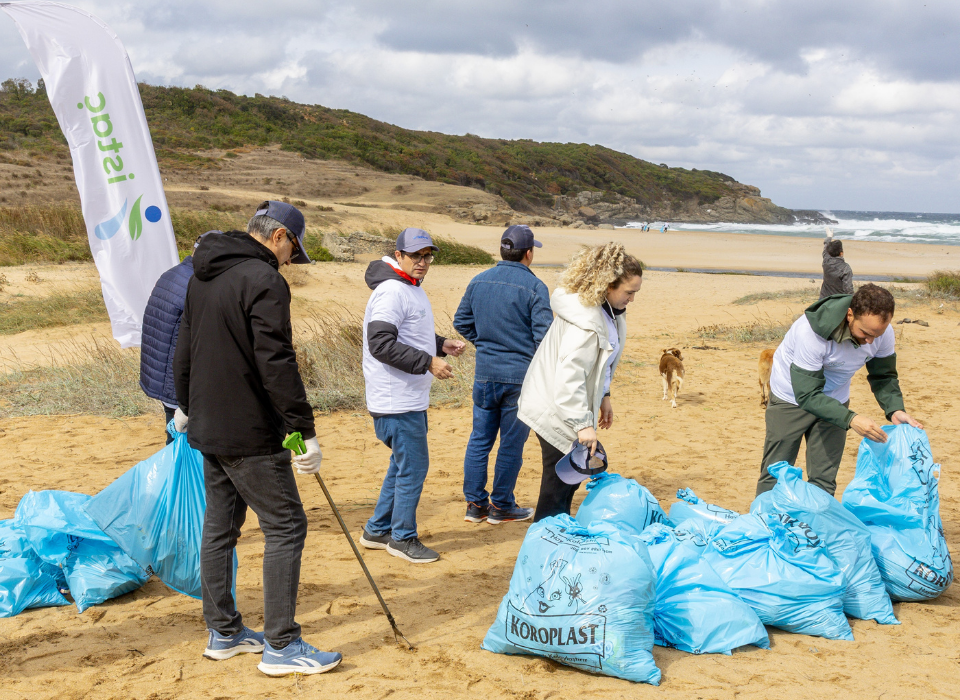 Sanipak Conducts Coastal Cleanup in Beykoz: 180 Kilograms of Waste Collected