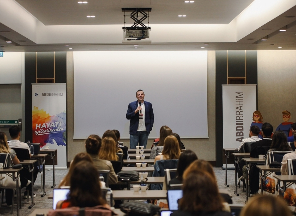 Abdi İbrahim’den Gençlere ‘İlaç Gibi Gelecek’ Staj Programı