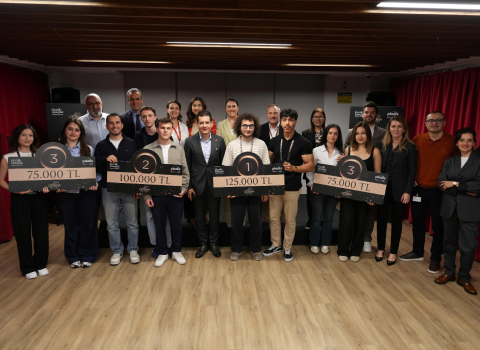 In the 15th Year of bizz@kampüs, Young People Competed for GODIVA